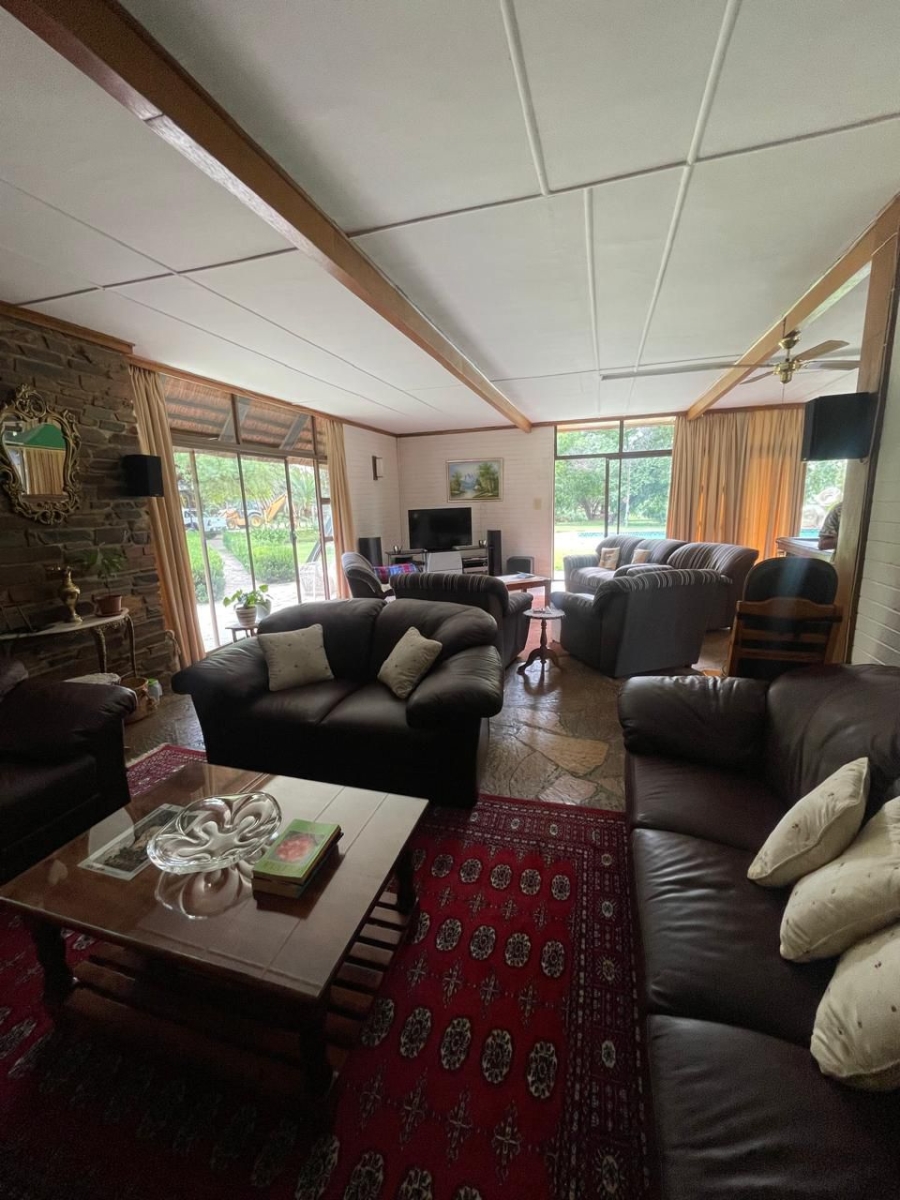 5 Bedroom Property for Sale in Christiana North West